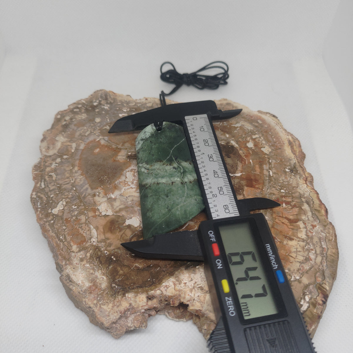 Pounamu Toki – Hand-Carved New Zealand Greenstone Adze 0367