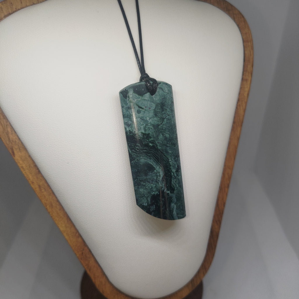 Pounamu Toki – Hand-Carved New Zealand Greenstone Adze 0368