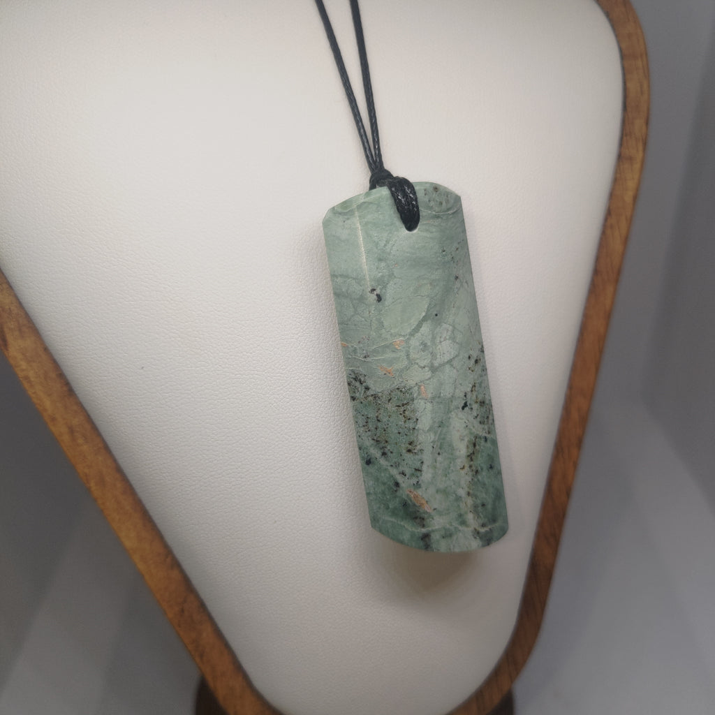 Pounamu Toki – Hand-Carved New Zealand Greenstone Adze 0369