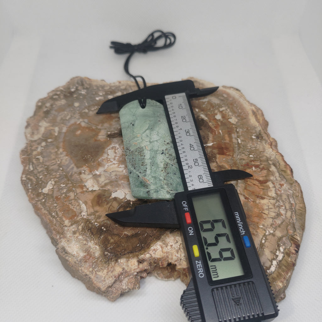 Pounamu Toki – Hand-Carved New Zealand Greenstone Adze 0369