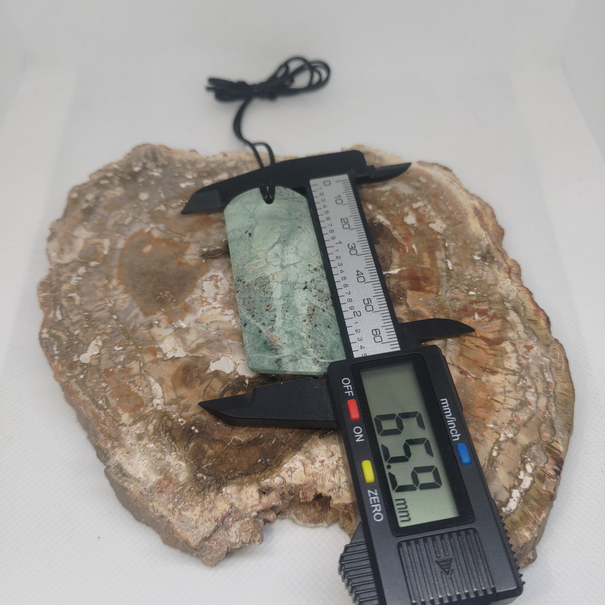 Pounamu Toki – Hand-Carved New Zealand Greenstone Adze 0369