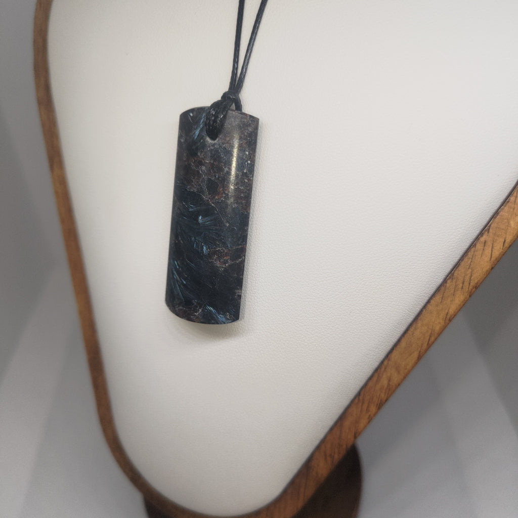 Hand Made Garnet in Arfvedsonite Pendant Ref: 0374