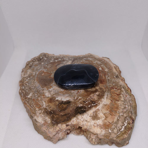 Black Banded Agate Palm Stone Ref: 0414