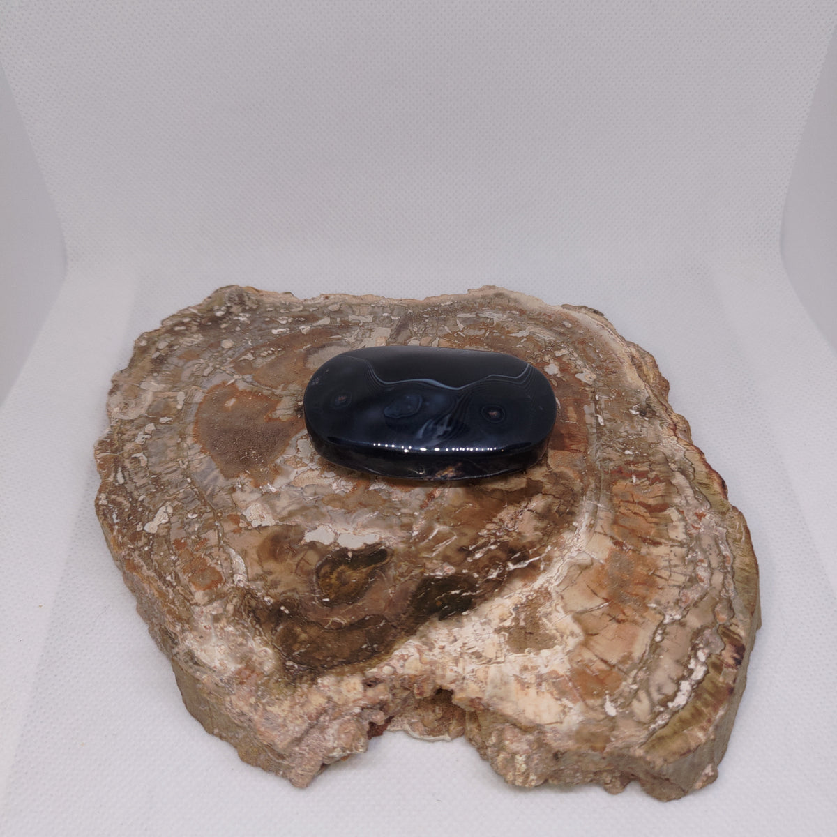 Black Banded Agate Palm Stone Ref: 0414