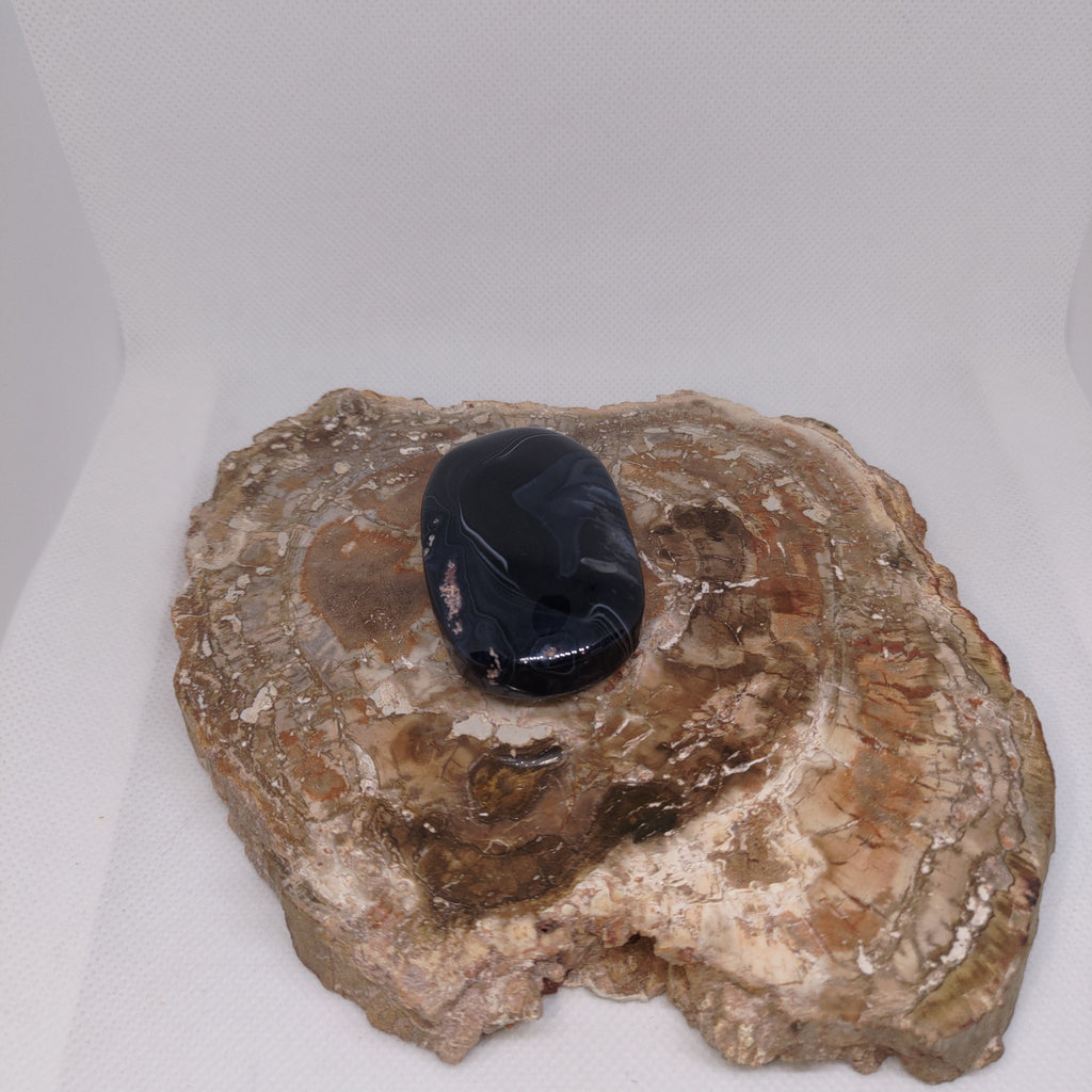 Black Banded Agate Palm Stone Ref: 0414