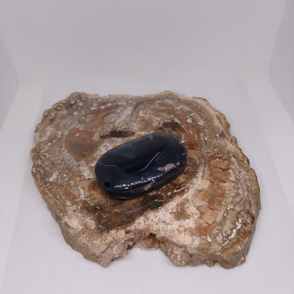 Black Banded Agate Palm Stone Ref: 0414