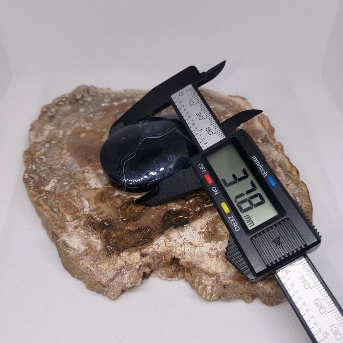 Black Banded Agate Palm Stone Ref: 0414