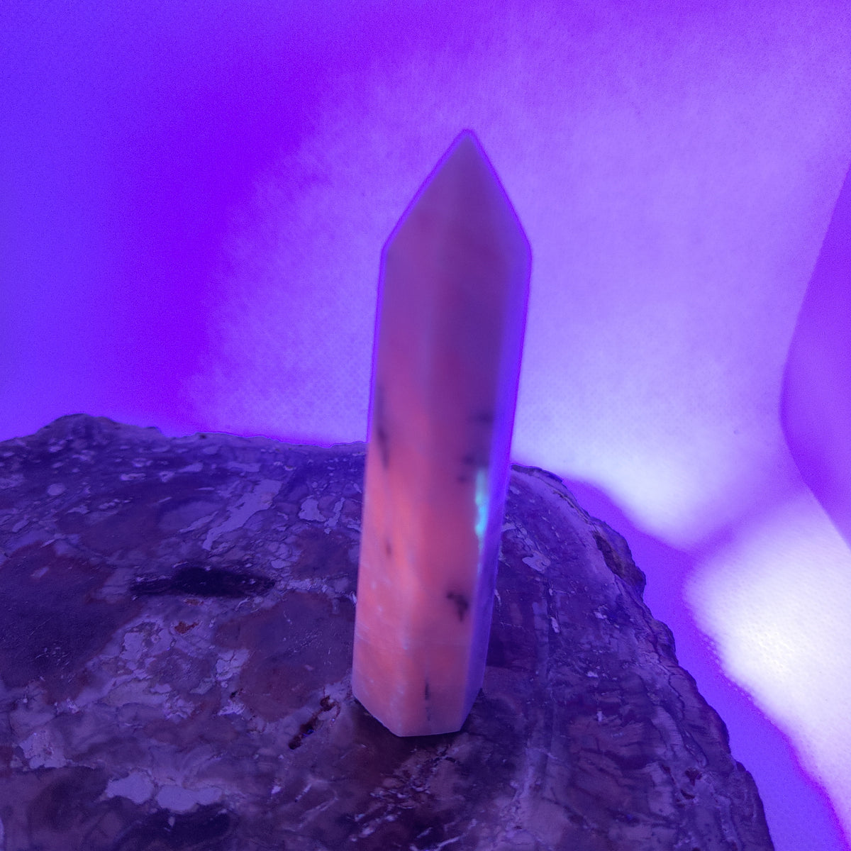 Kunzite Tower – Divine Love, Emotional Healing & High-Vibrational Serenity 🌸✨Ref: 0422