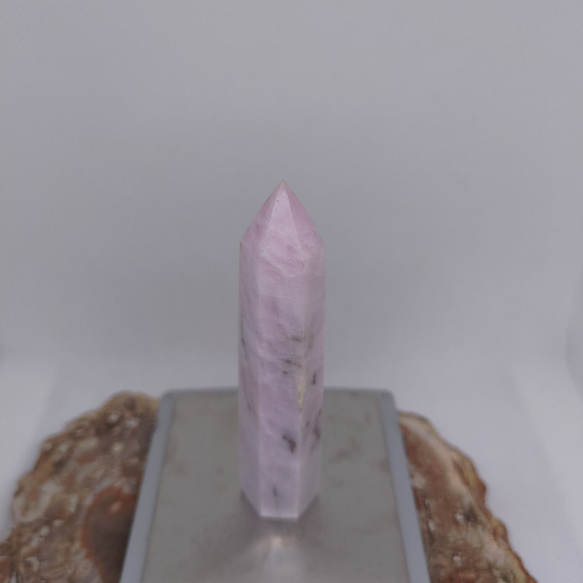 Kunzite Tower – Divine Love, Emotional Healing & High-Vibrational Serenity 🌸✨Ref: 0423