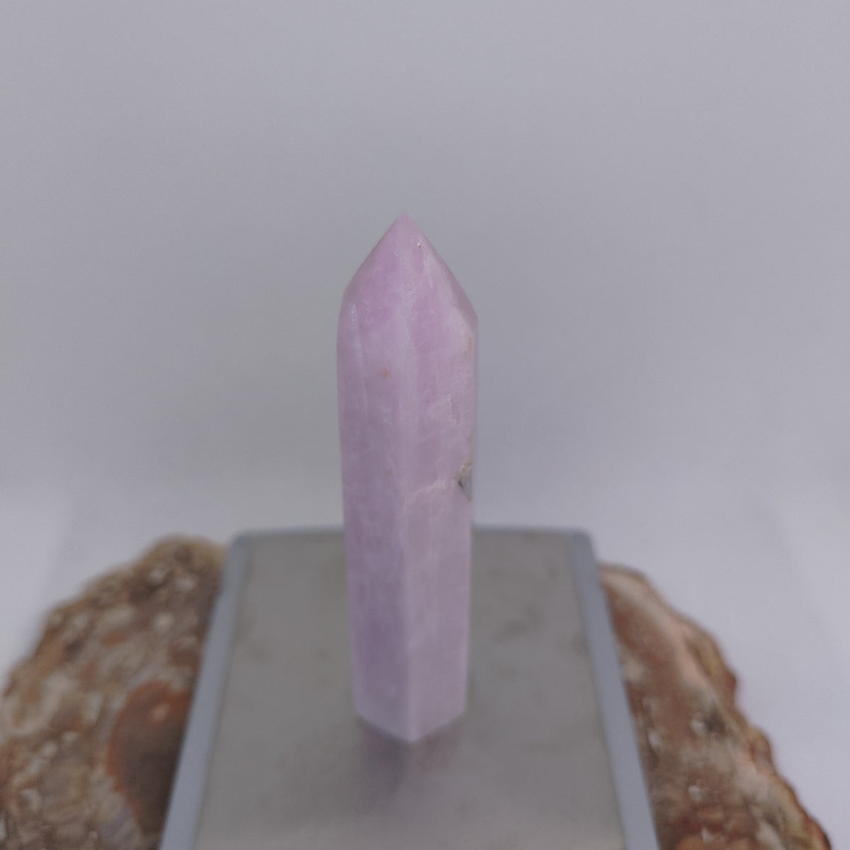 Kunzite Tower – Divine Love, Emotional Healing & High-Vibrational Serenity 🌸✨Ref: 0423