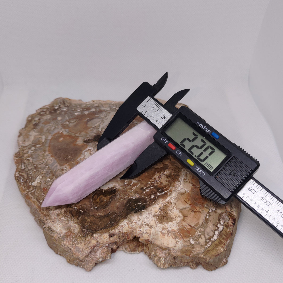 Kunzite Tower – Divine Love, Emotional Healing & High-Vibrational Serenity 🌸✨Ref: 0423